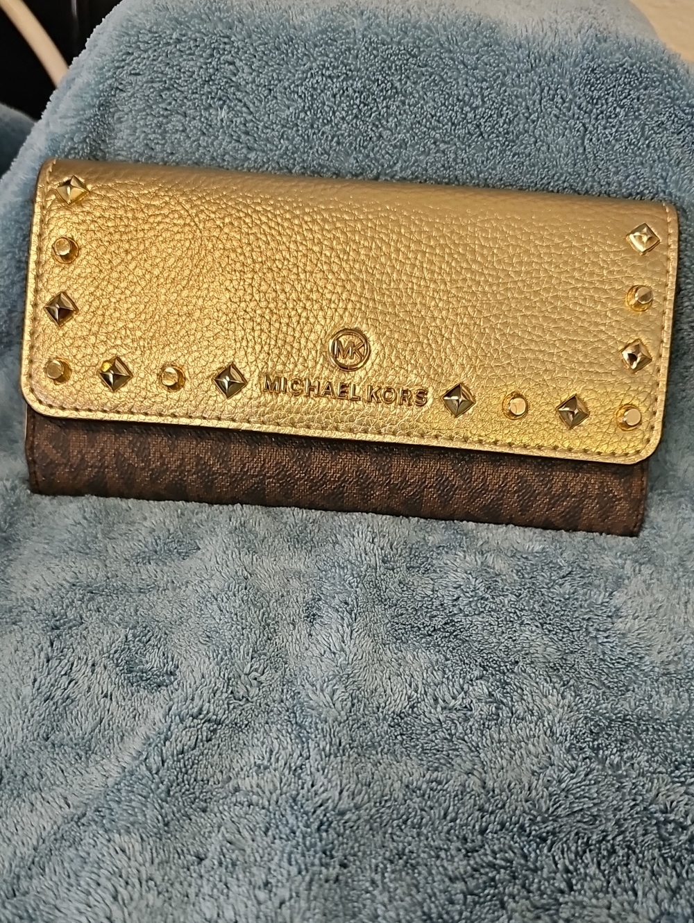 Michael Kors Gold Jet Set Charm Signature Lg Trifold Wallet